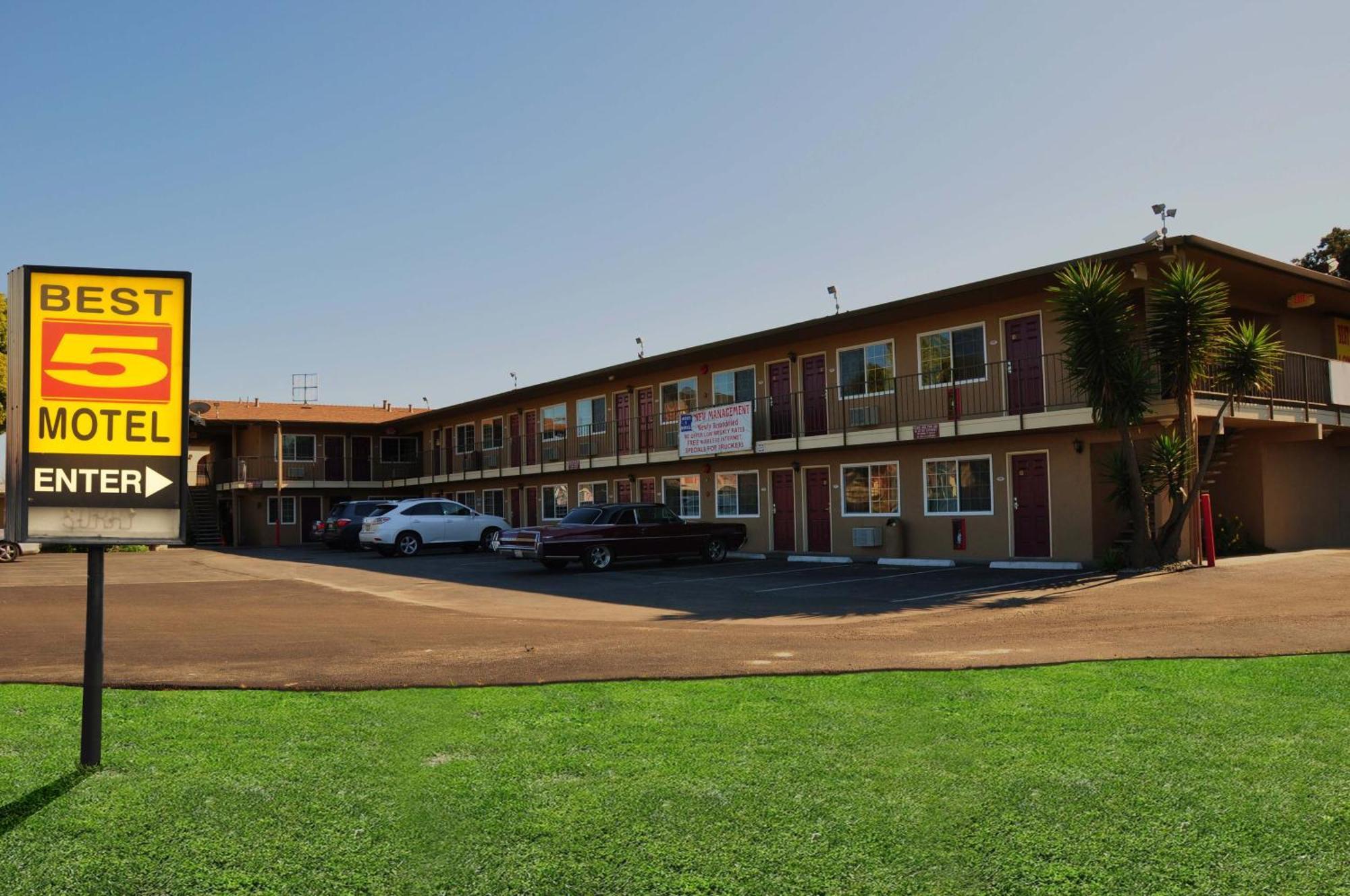 סלינס Best 5 Motel מראה חיצוני תמונה