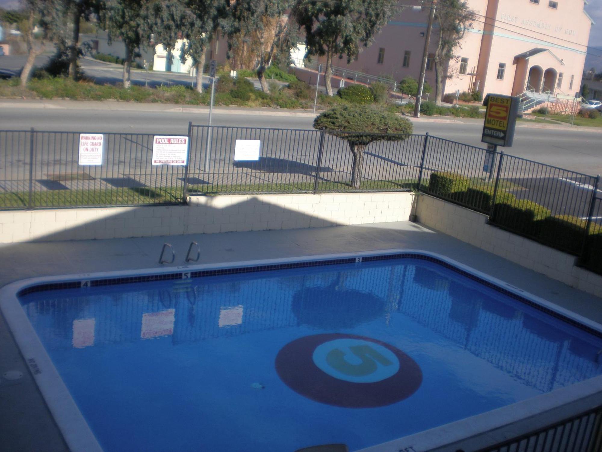 סלינס Best 5 Motel מתקנים תמונה